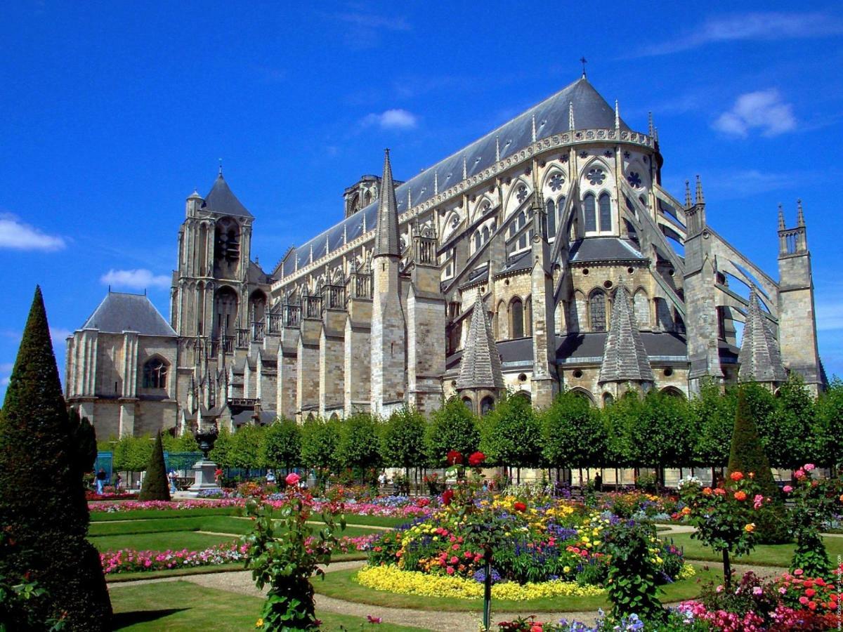 Camping De Bourges Eksteriør bilde